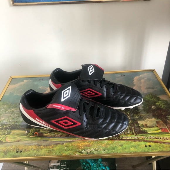Umbro Porto Outdoor Soccer Cleats - Picture 2 of 9